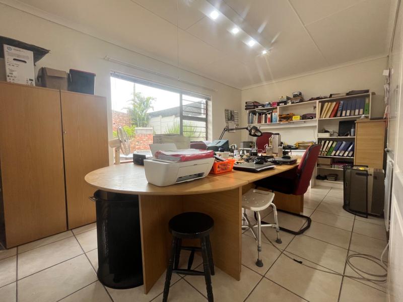 4 Bedroom Property for Sale in Fraaiuitsig Western Cape